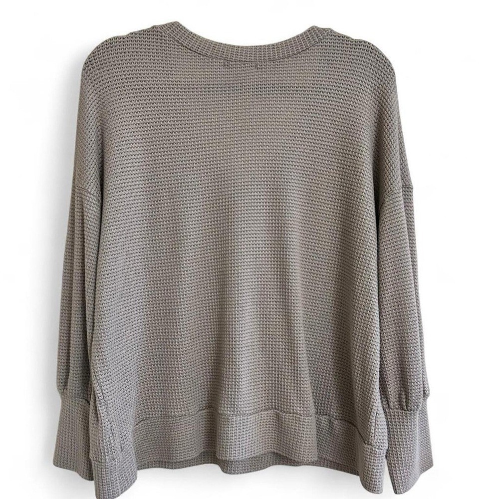 Excellent Ginger G Taupe Waffle Knit Top Womens Large Oversized V-Neck Thermal - Picture 5 of 8